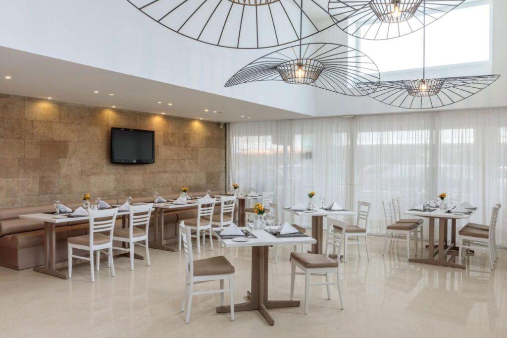 best-western-rhodes-1lieu1salle-conventions.jpg