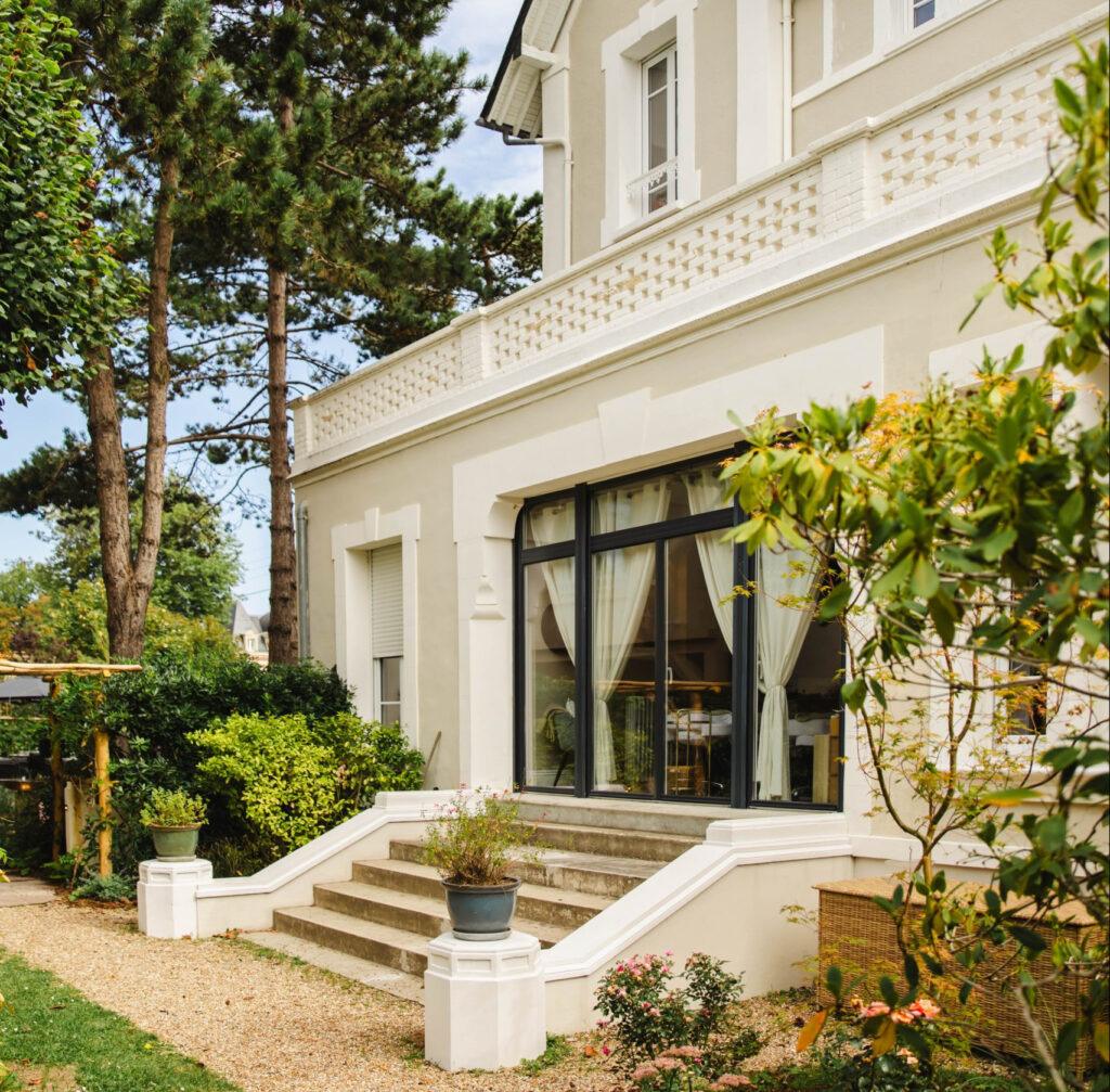 castel-cabourg-1lieu1salle-event-e1719319059610.jpg