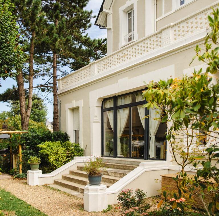 castel-cabourg-1lieu1salle-event-e1719319059610.jpg