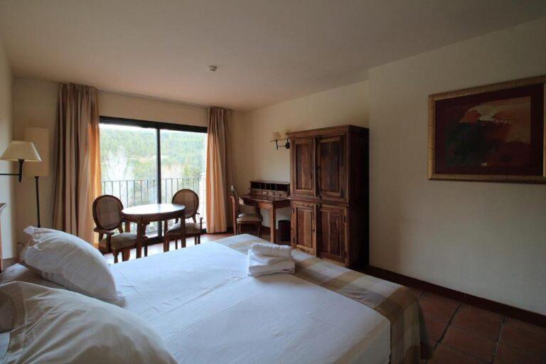 figuerola-hotel-1lieu1salle-meeting.jpg