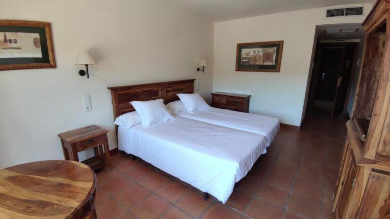 figuerola-hotel-1lieu1salle-meetings.jpg