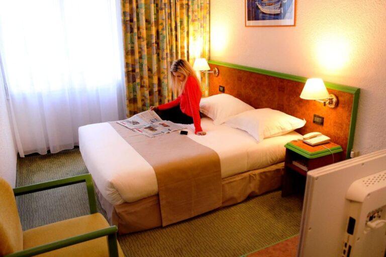 hotel-castel-vecchio-1lieu1salle-reunions.jpg