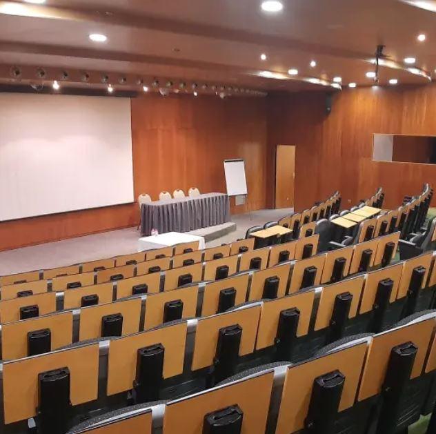 termes-montbrio-1lieu1salle-congres.jpg