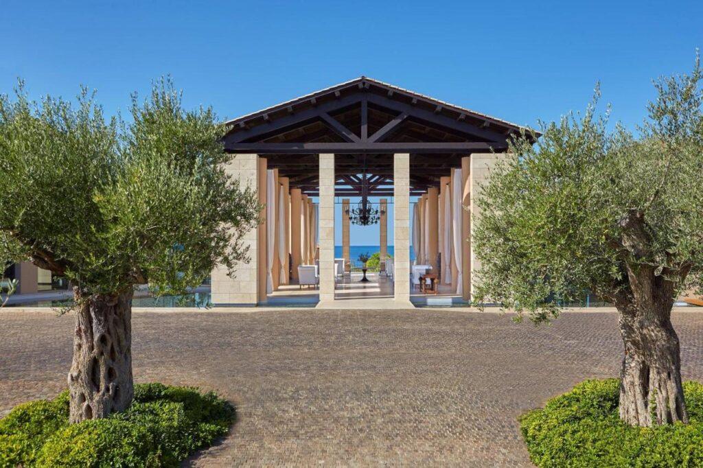 the-romanos-1lieu1salle-seminaire.jpg