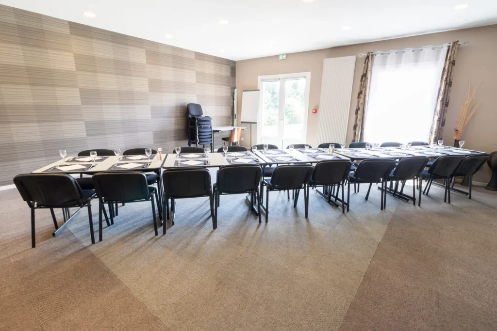 SALLE-DE-REUNION-2-scaled-1.webp