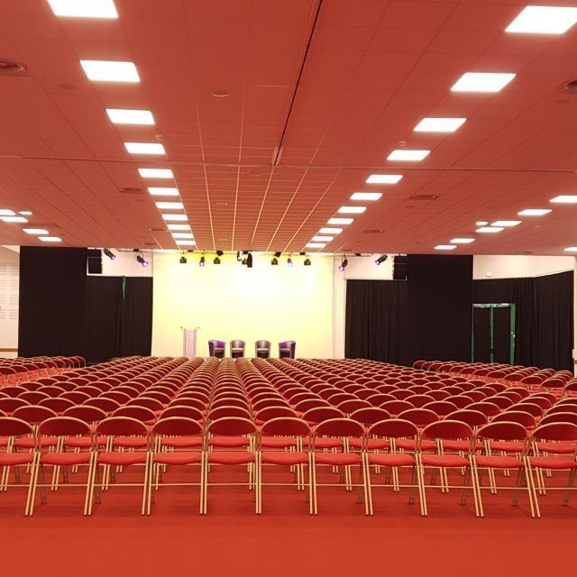 auxerrexpo-1lieu1salle-meeting.jpg