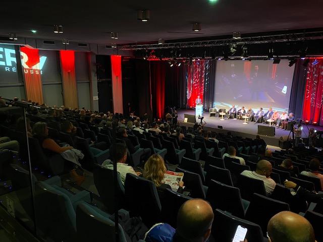 centre-congres-agora-1lieu1salle-events.jpg