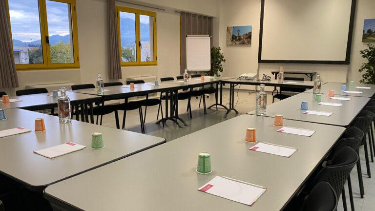 centre-congres-agora-1lieu1salle-meetings.jpg