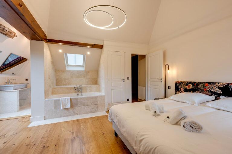 chateau-menthon-bernard-1lieu1salle-evenement.jpg