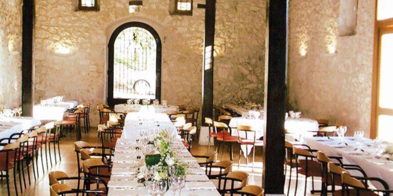chateau-menthon-bernard-1lieu1salle-meeting.jpg