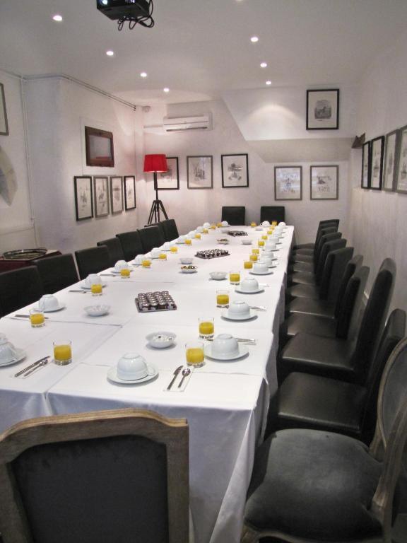 clos-amboise-1lieu1salle-meeting.jpg