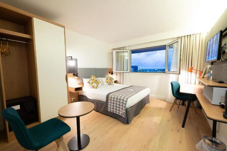 holiday-inn-calais-1lieu1salle-conventions.jpg