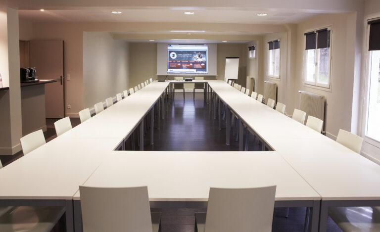 salle-de-seminaire-3-scaled-1.jpg