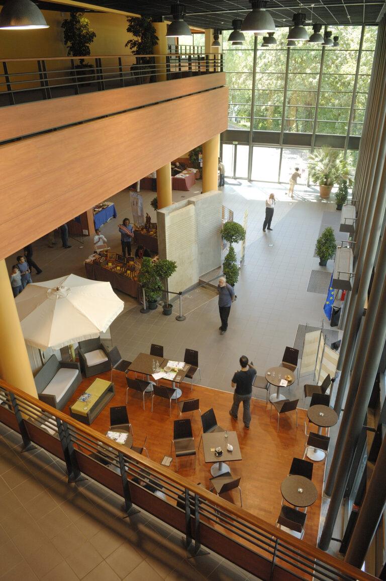 Hall-creditOTAIXLESBAINS_G_Lansard-scaled-1.jpg