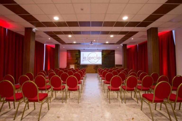 Salle-200m2-1-scaled-1.jpg