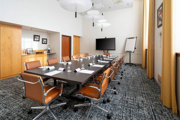 bw-colbert-chateauroux-1lieu1salle-meetings.jpg