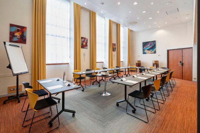 bw-colbert-chateauroux-1lieu1salle-seminaire.jpg