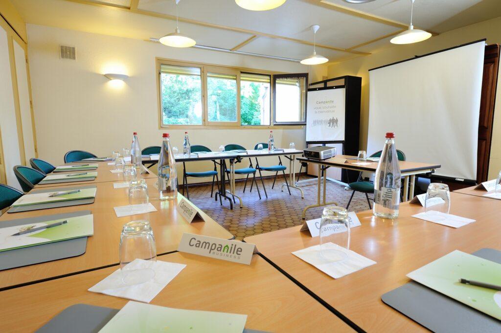 campanile-cholet-1lieu1salle-seminaires.jpg