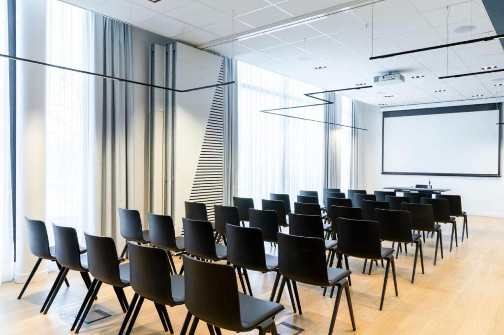courtyard-paris-creteil-1lieu1salle-meetings.jpg