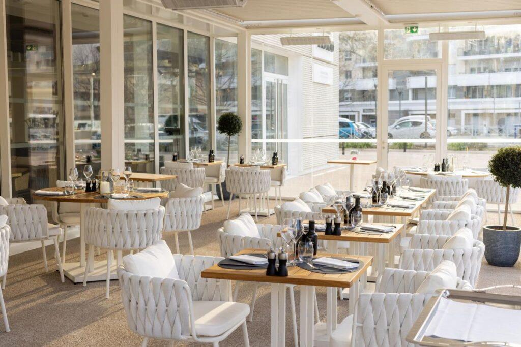 hotel-indigo-cagnes-1lieu1salle-congres.jpg