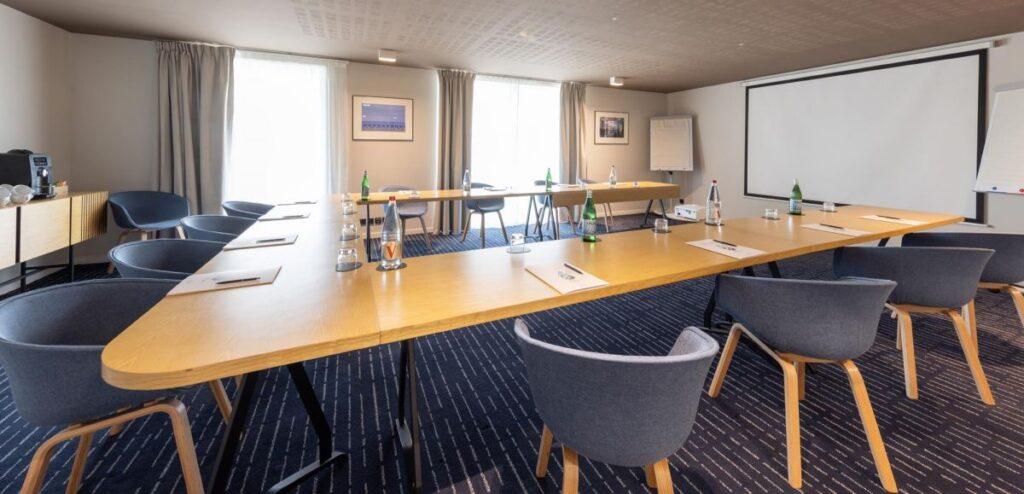 hotel-indigo-cagnes-1lieu1salle-evenement.jpg