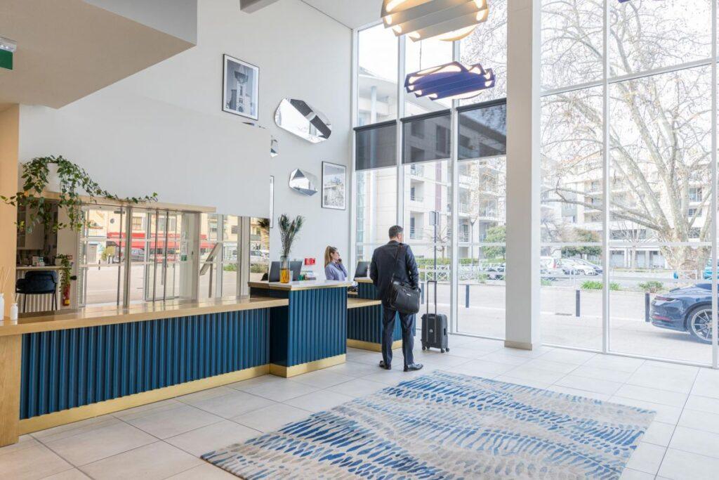 hotel-indigo-cagnes-1lieu1salle-events.jpg