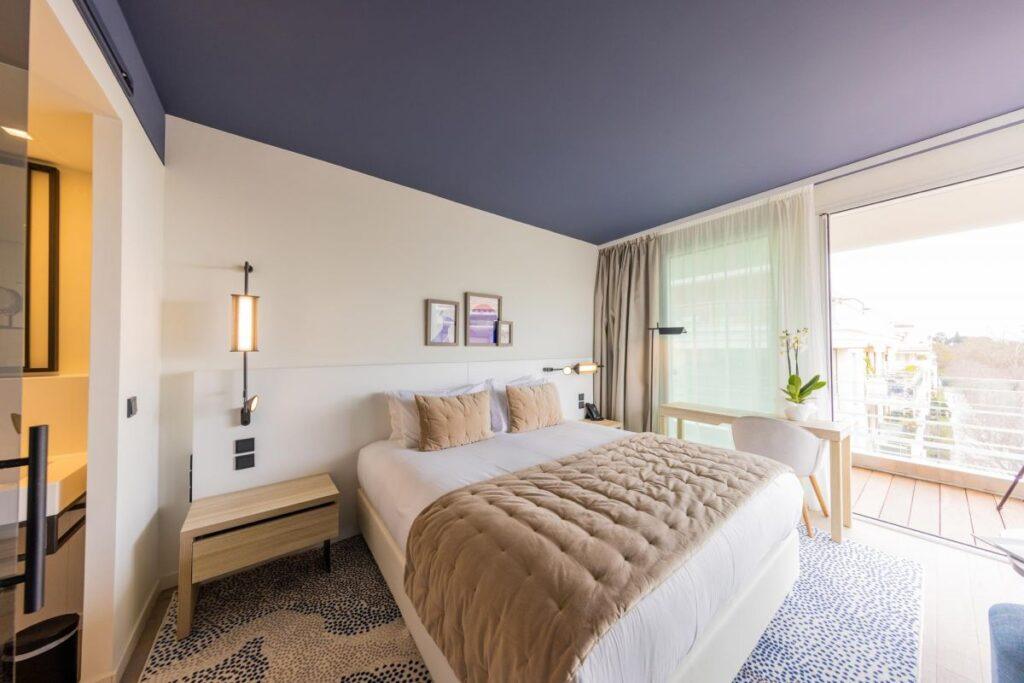 hotel-indigo-cagnes-1lieu1salle-reunions.jpg