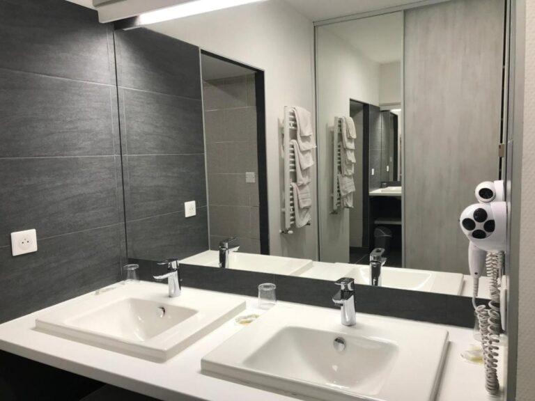 hotel-lons-foix-1lieu1salle-evenement.jpg
