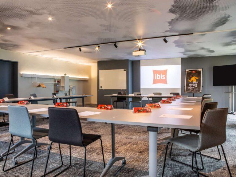 ibis-compiegne-1lieu1salle-meeting.jpg