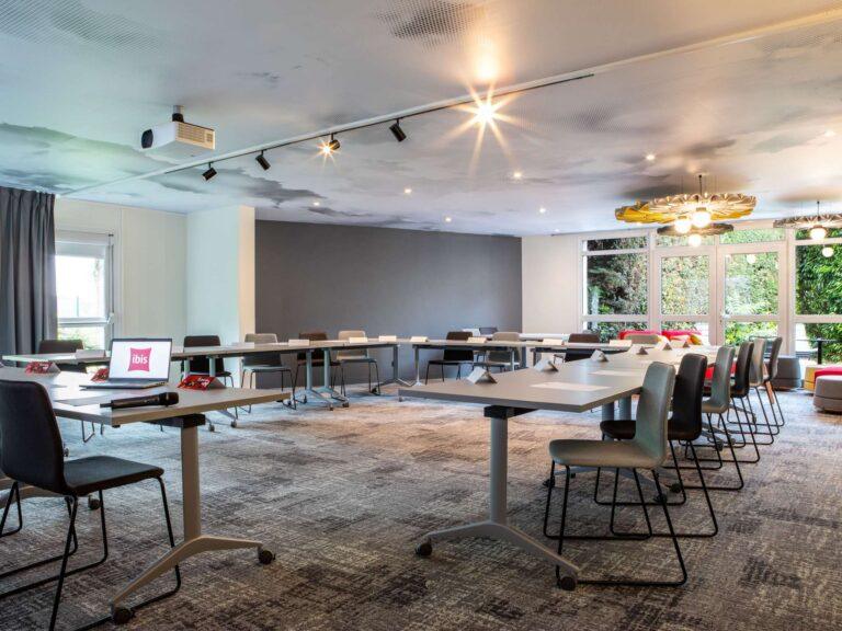 ibis-compiegne-1lieu1salle-meetings.jpg