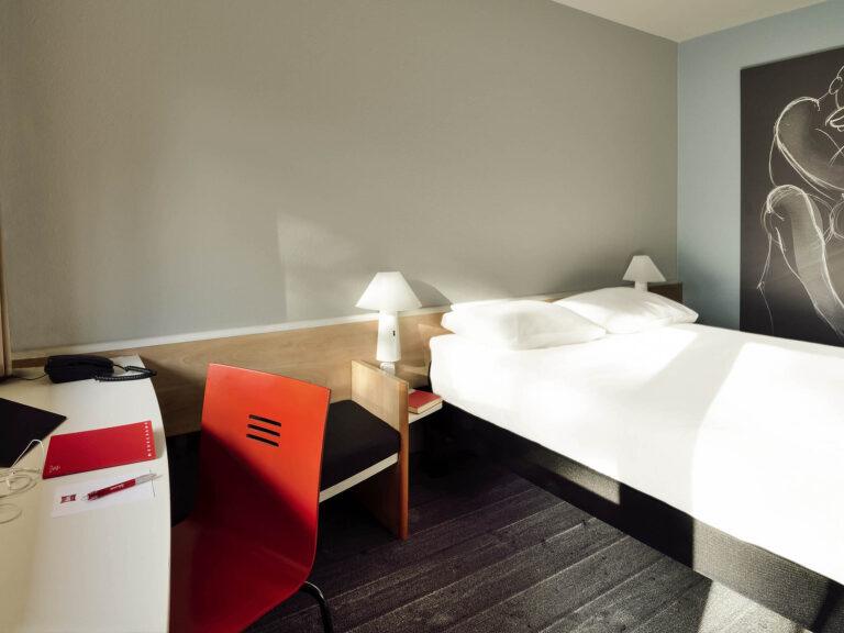http://www.accorhotels.com/0611