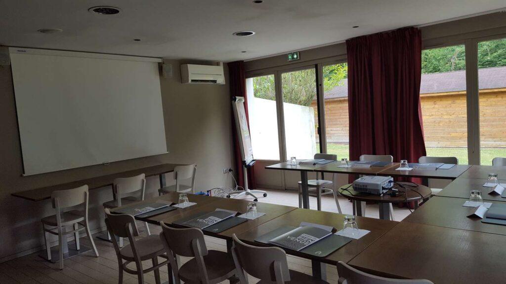kyriad-chantilly-1lieu1salle-evenements.jpg