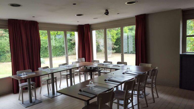 kyriad-chantilly-1lieu1salle-reunion.jpg
