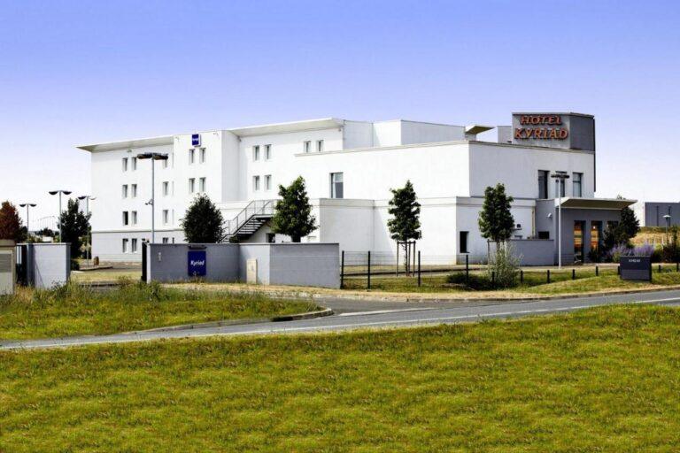 kyriad-chartres-1lieu1salle-seminaire.jpg