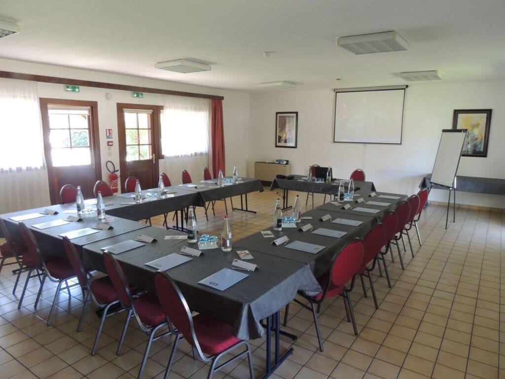 kyriad-chateauroux-1lieu1salle-meeting.jpg
