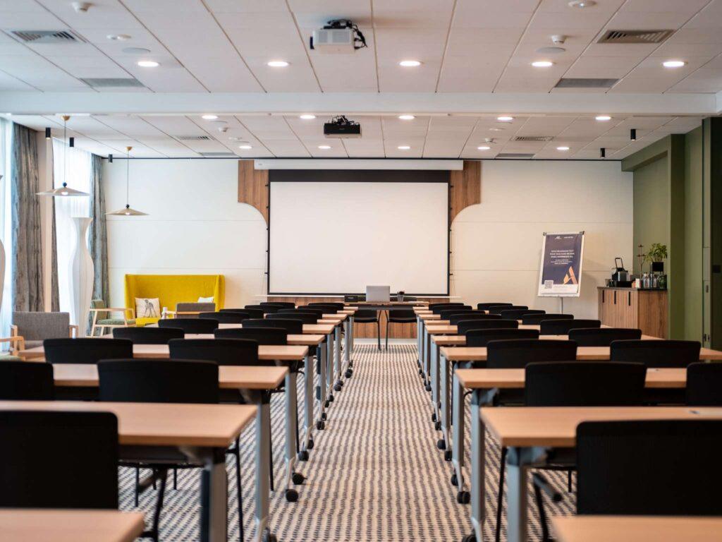 novotel-chartres-1lieu1salle-conferences.jpg