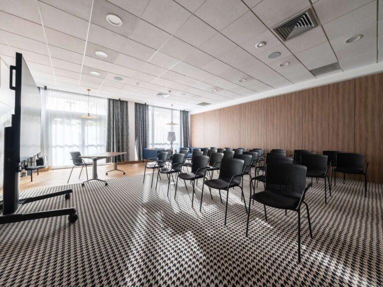 novotel-chartres-1lieu1salle-congres.jpg