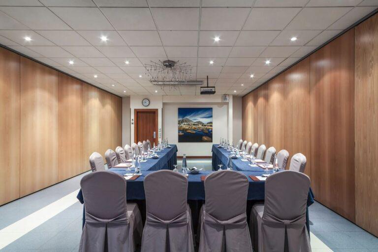 acta-arthotel-1lieu1salle-meetings.jpg