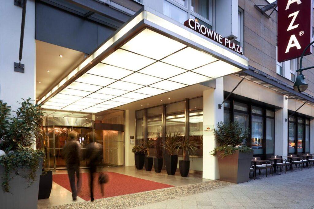 crowne-plaza-berlin-city-1lieu1salle-event.jpg
