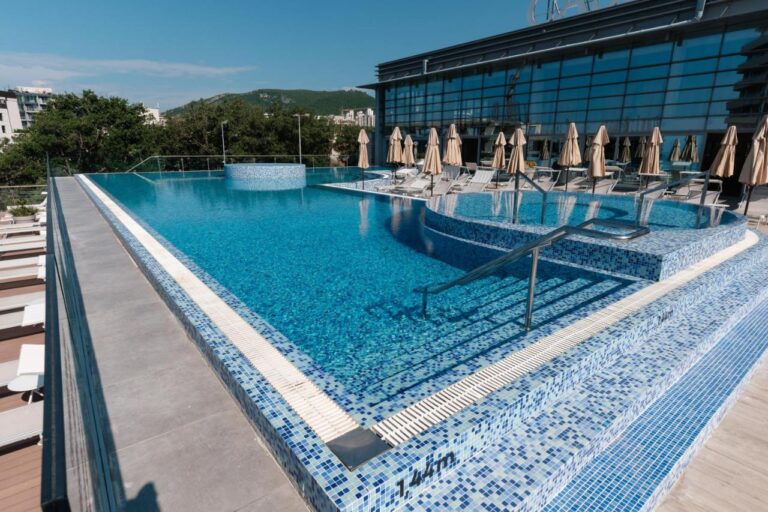eurostars-queen-montenegro-1lieu1salle-event.jpg