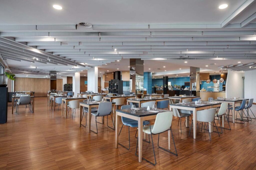 eurostars-queen-montenegro-1lieu1salle-seminaire.jpg