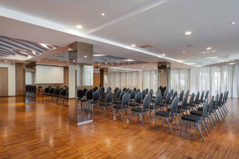 eurostars-queen-montenegro-1lieu1salle-seminaires.jpg