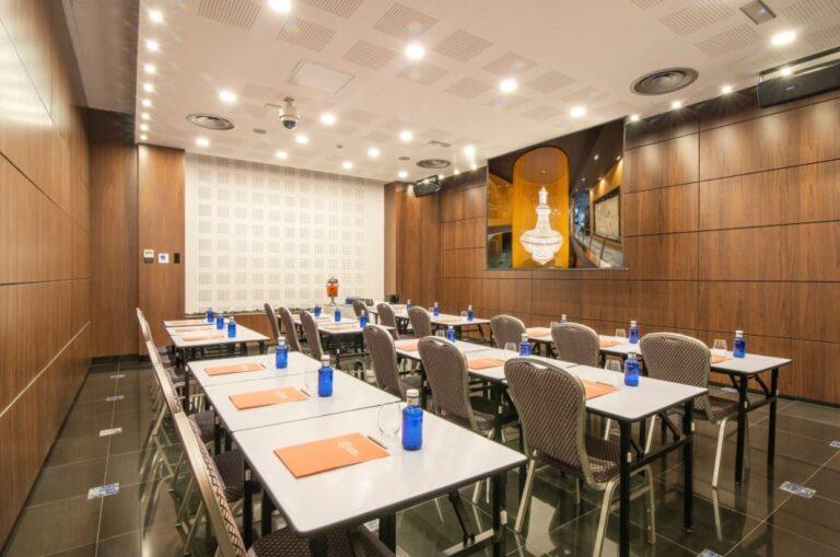 hotel-starc-andorre-1lieu1salle-meetings.jpg