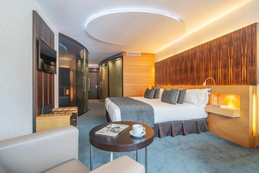 hotel-starc-andorre-1lieu1salle-reunion.jpg