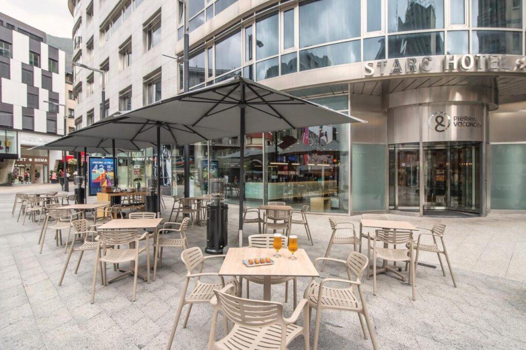 hotel-starc-andorre-1lieu1salle-reunions.jpg