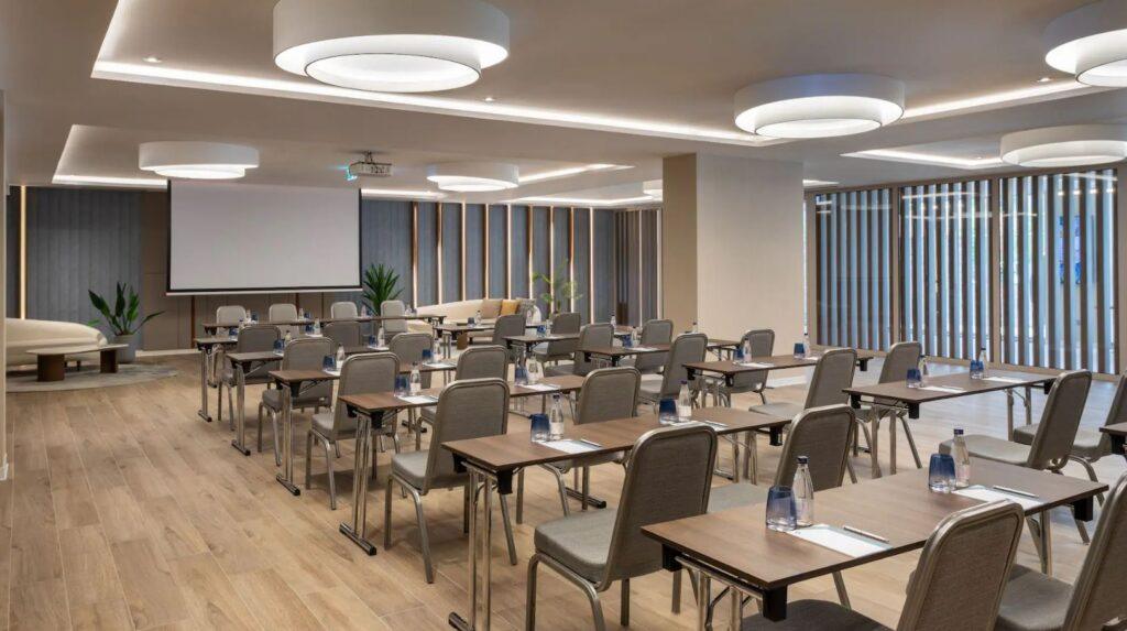 hyatt-kotor-1lieu1salle-convention.jpg