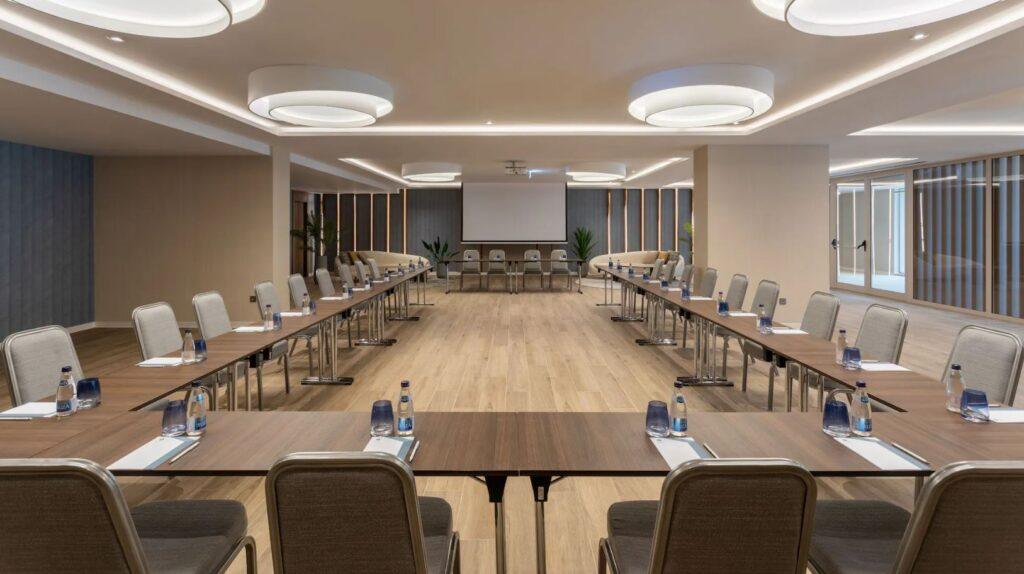 hyatt-kotor-1lieu1salle-conventions.jpg
