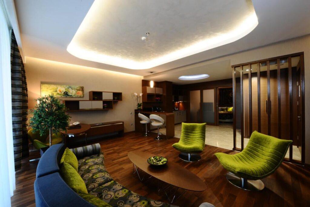 ramada-podgorica-1lieu1salle-seminaire.jpg