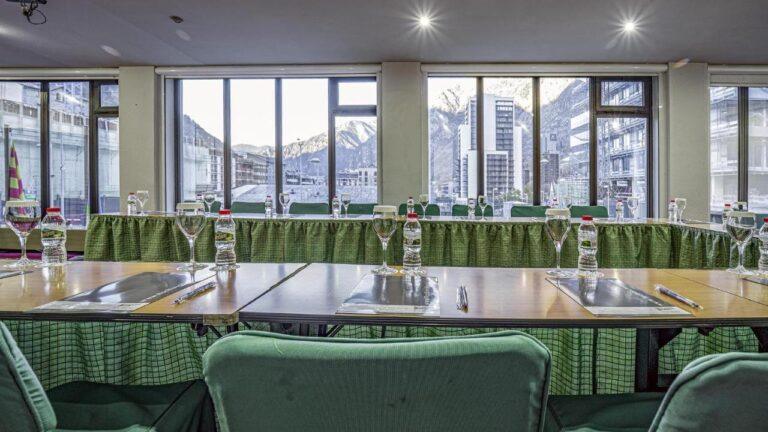 roc-blanc-hotel-andorre-1lieu1salle-meeting.jpg