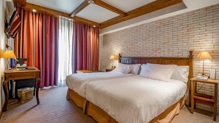 roc-blanc-hotel-andorre-1lieu1salle-reunions.jpg
